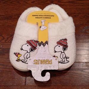 Peanuts Snoopy Woodstock Women's Plush Slippers M